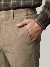 Image sur Pantalon en velours côtelé à la coupe décontractée
