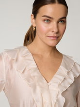 Bild von Bluse mit Rüschen