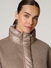 Bild von Wolljacke mit Steppeinsatz