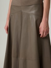 Image sur Jupe en cuir SESOLA