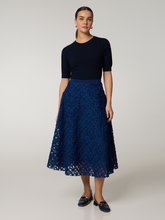 Bild von Midijupe mit 3D-Spitze