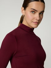 Image sur T-shirt à manches longues et col montant