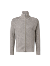 Bild von Strickjacke mit Wolle