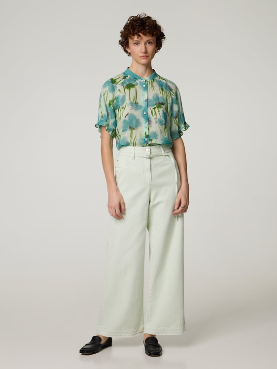 Bild von Wideleg-Denim mit Bindegürtel