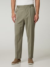 Image sur Costume deux pièces à la coupe classique