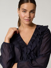 Bild von Bluse mit Rüschen