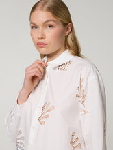 Image sur Blouse à broderie ajourée LOULA