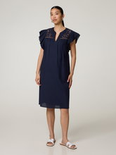 Bild von Minikleid mit Lochstickerei