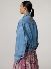 Bild von Jeansjacke im Oversized-Fit