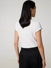 Bild von T-Shirt mit Zierkragen