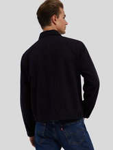 Bild von Jacke mit aufgesetzten Taschen