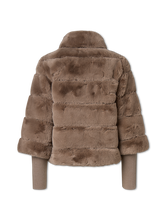 Image sur Veste en fausse fourrure