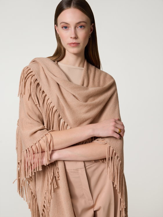 Bild von Strickcape mit Fransen