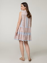 Bild von Minikleid mit Stickerei