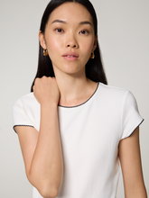 Bild von T-Shirt mit Zierkragen