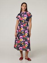 Bild von Midikleid mit Blumenmuster