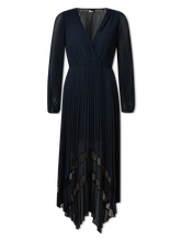 Image sur Robe midi plissée