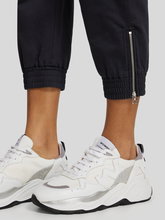 Bild von Hose mit aufgesetzten Taschen