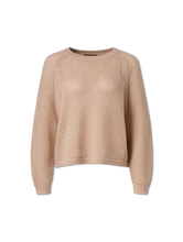 Bild von Strickpullover mit Wolle