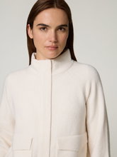 Bild von Strickjacke mit Pattentaschen
