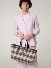 Bild von Shopper DEBBY L