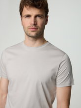 Image sur T-shirt à coupe personnalisée
