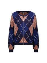 Bild von Strickjacke mit Wolle