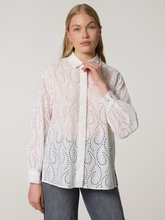 Image sur Blouse avec broderie ajourée