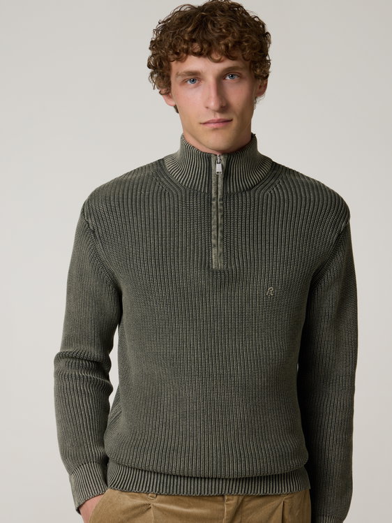 Image sur Pull à col roulé, coupe classique