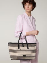 Bild von Shopper DEBBY L