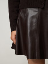 Image sur Mini-jupe en simili cuir