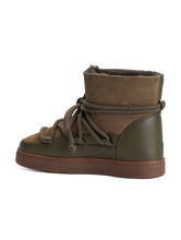 Bild von Boots aus Lammfell