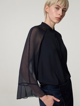 Bild von Bluse mit Seide