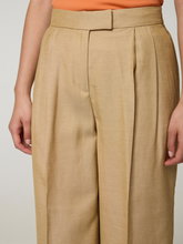 Bild von Hose mit weitem Bein