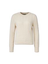 Bild von Strickpullover mit Wolle