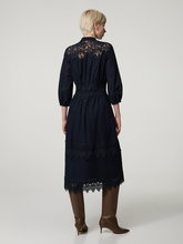 Bild von Midikleid mit Spitze