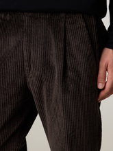 Image sur Cordhose mit Bundfalten CHASY