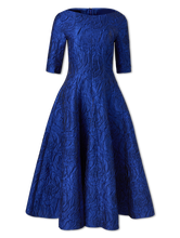 Image sur Robe de soirée en jacquard