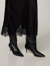 Bild von Jupe aus Satin mit Spitze