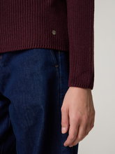 Bild von Pullover mit Stehkragen