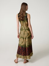 Image sur Robe mi-longue en satin