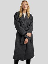 Bild von Mantel kariert mit Gürtel